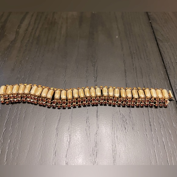 Estate Jewelry Bracelet in Amber, Beige, and Brown Gem Stones - Picture 4 of 6